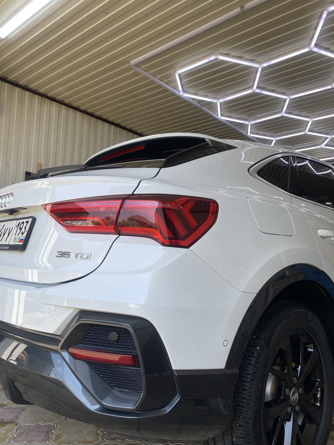 Audi Q3 — Химчистка в MT Autoestetica, Краснодар