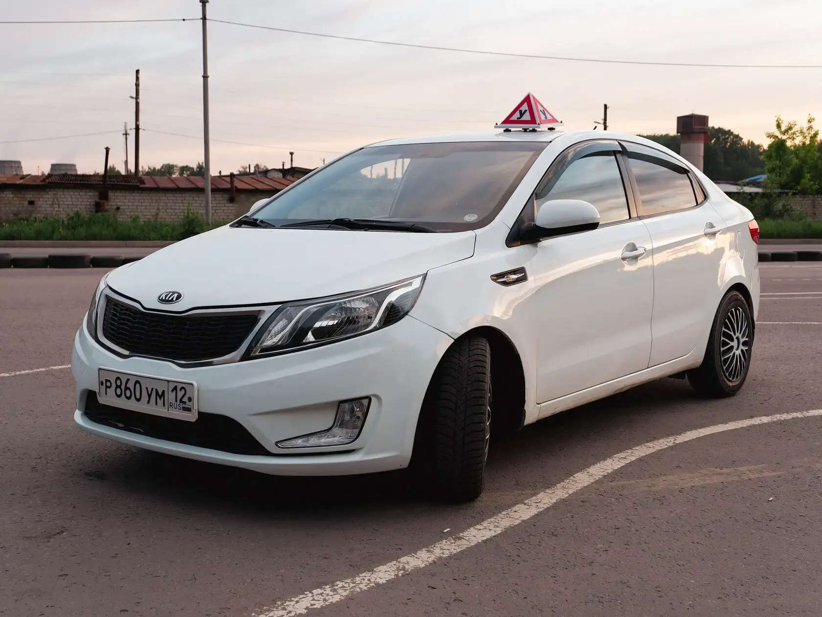 Kia Rio — учебный автомобиль автошколы Учебный центр