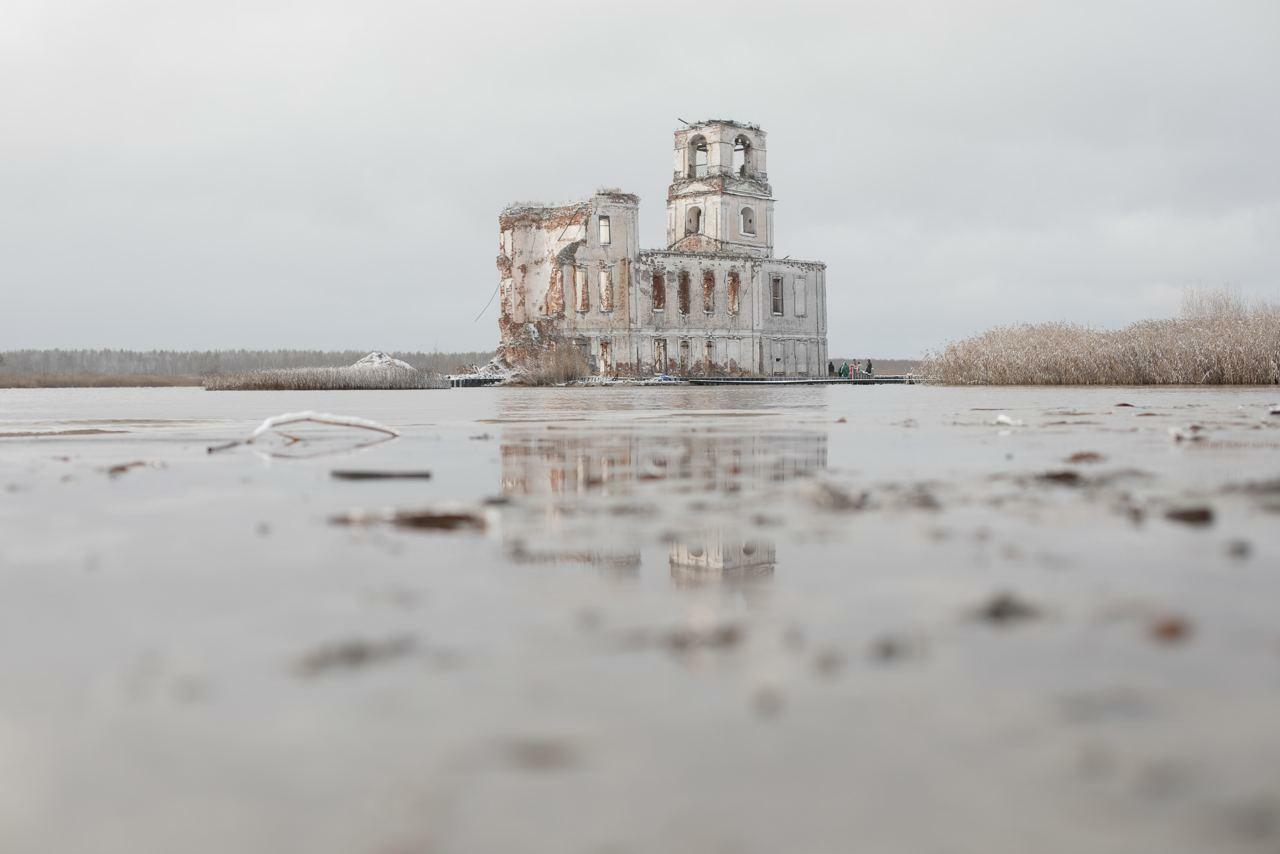 Что уцелело после затопления села крохино. Церковь крохино шексна. Церковь рождества христова (крохино). Церковь рождества христова рыбинское водохранилище. Крохино вологодская область.