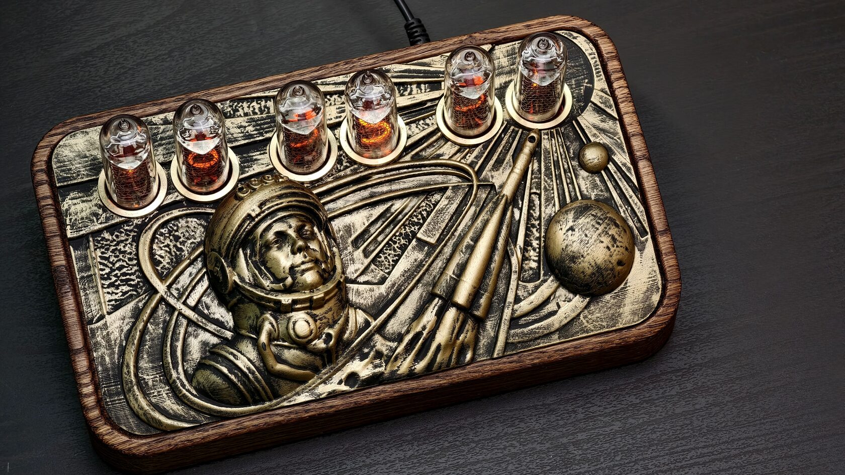 Kaleidoscope: Gagarin nixie clock, view 4
