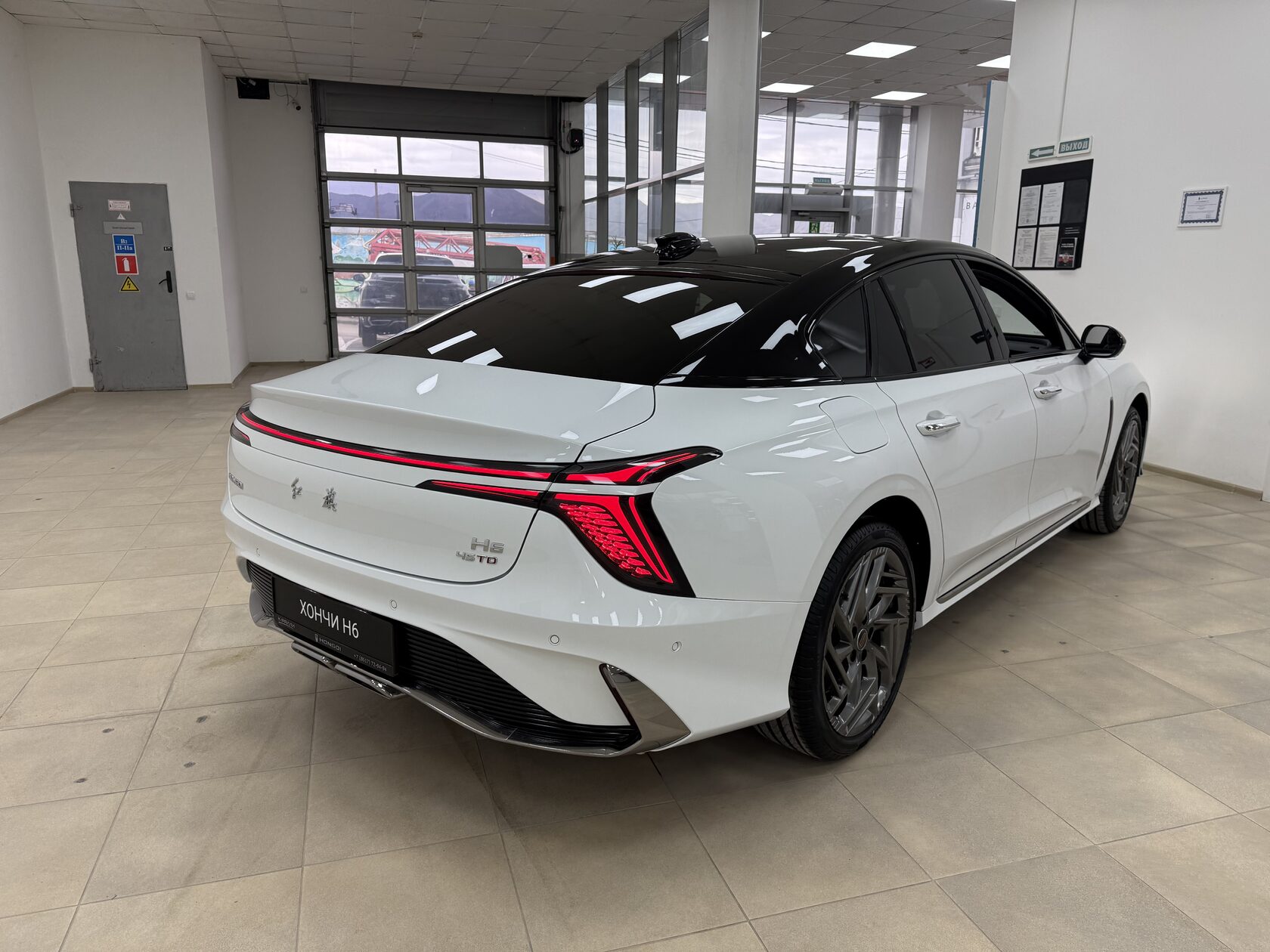 Обзор Hongqi H6