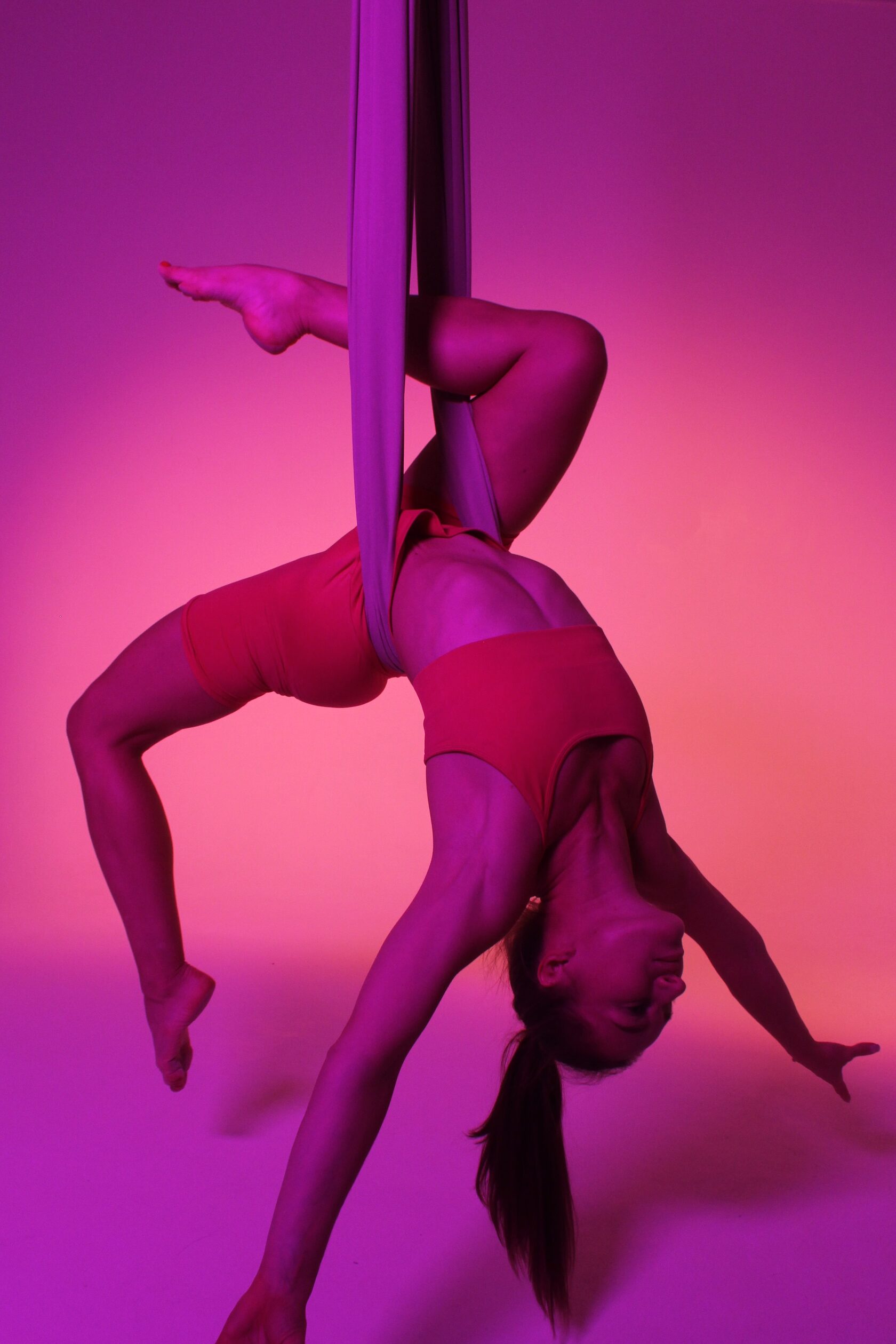 Антигравити растяжка на воздушных полотнах СПБ