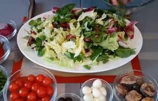 Приготовление салата «Нисуаз» с тунцом: шаг 4