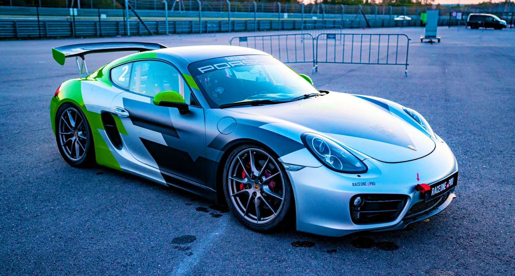 Porsche Cayman GT4