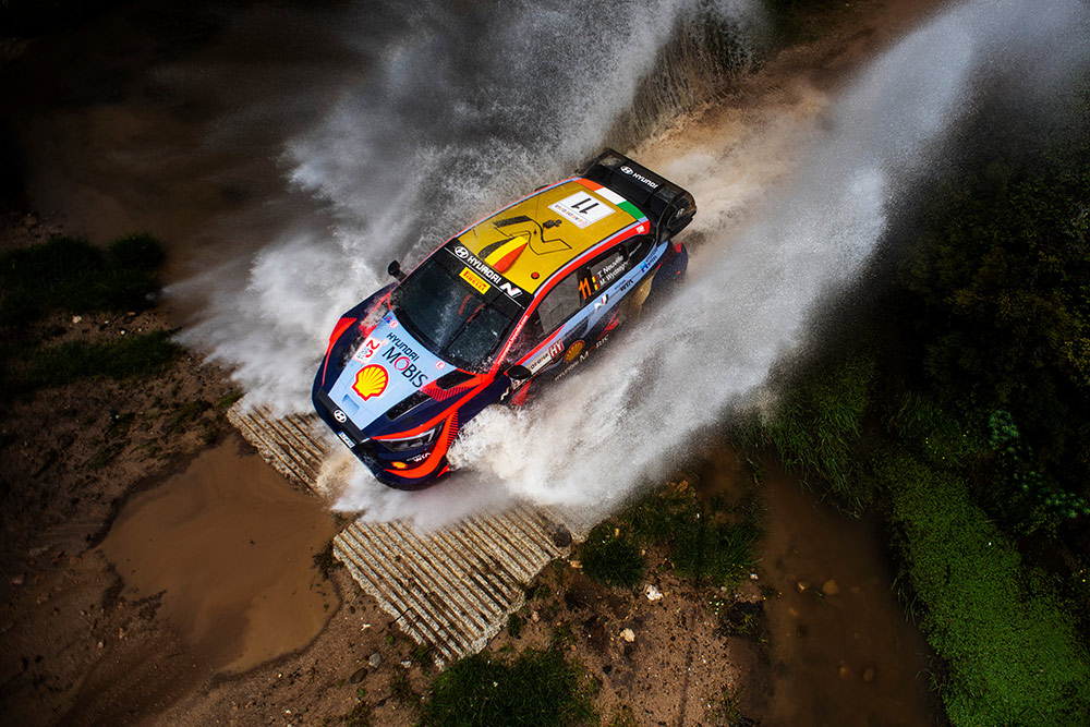 Тьерри Невилль и Мартейн Видаге, Hyundai i20 N Rally1 (ALZ WR 908), ралли Сардиния 2023/Фото: Jaanus Ree / Red Bull Content Pool