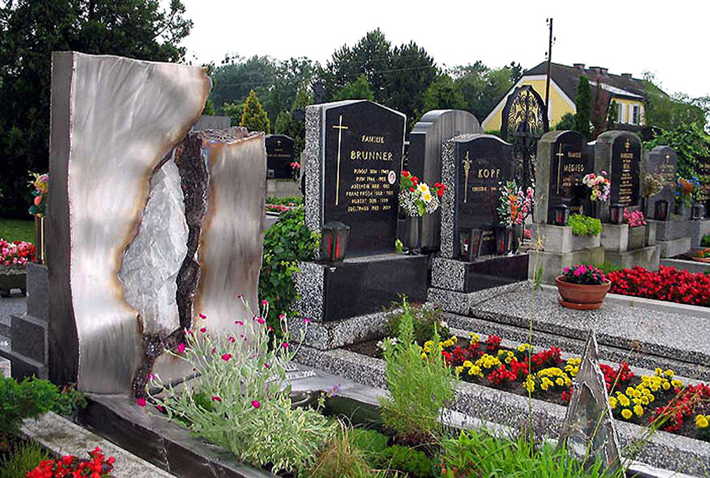 Надгробные памятники в германии