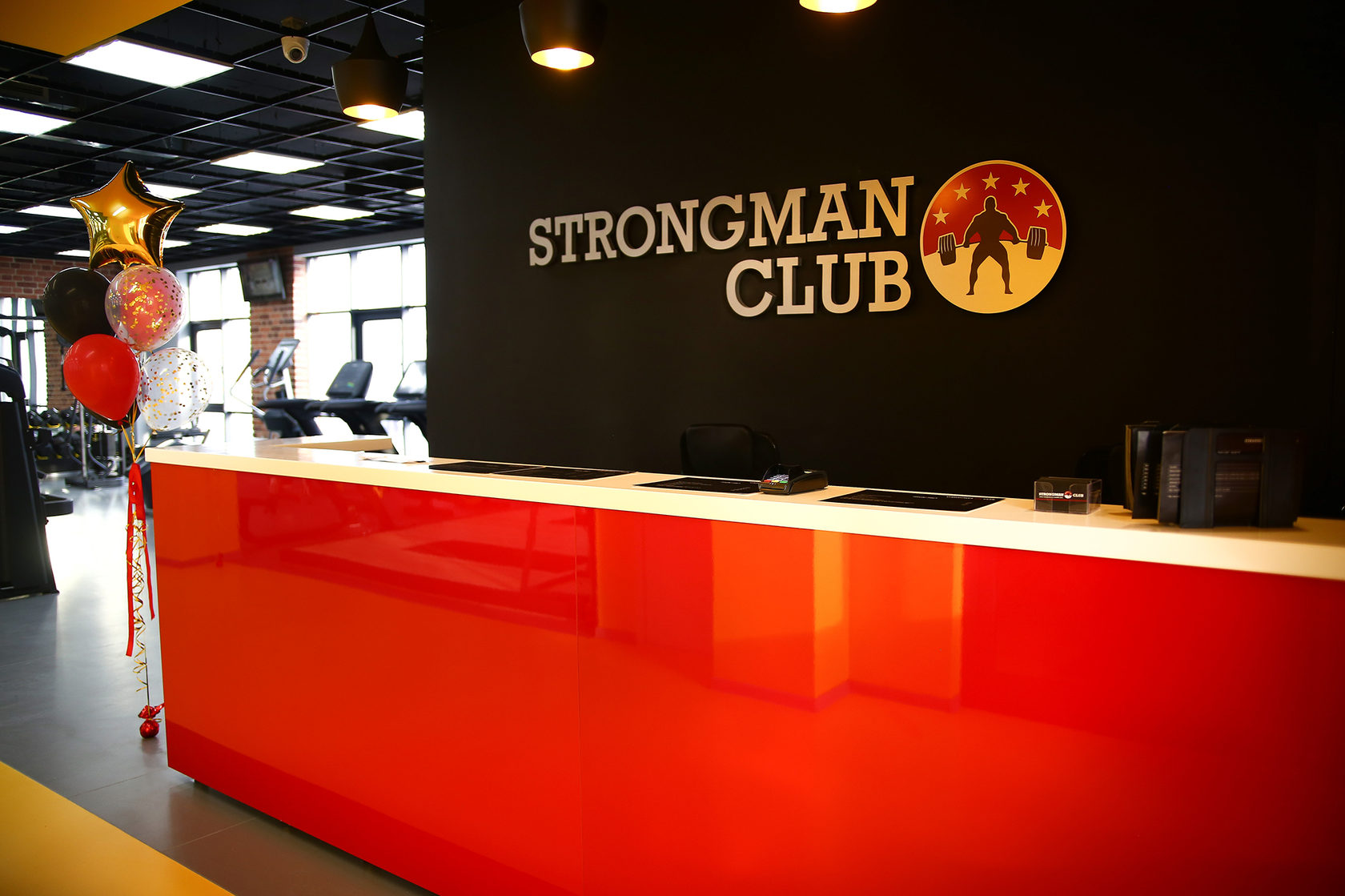 Фитнес клуб томск. Strongman Club Томск. Томск спортивный клуб Стронг. Сибирская улица 9 фитнес клуб. Сибирская 102 Томск.