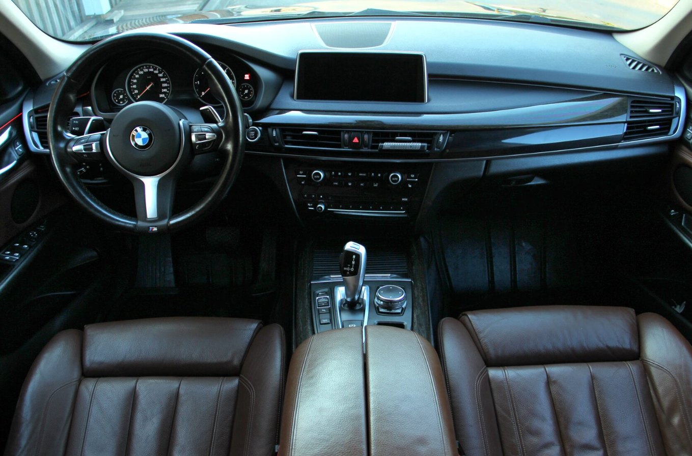 аренда и прокат BMW X5 в Нижнем Новгороде автопрокат Демидов Парк