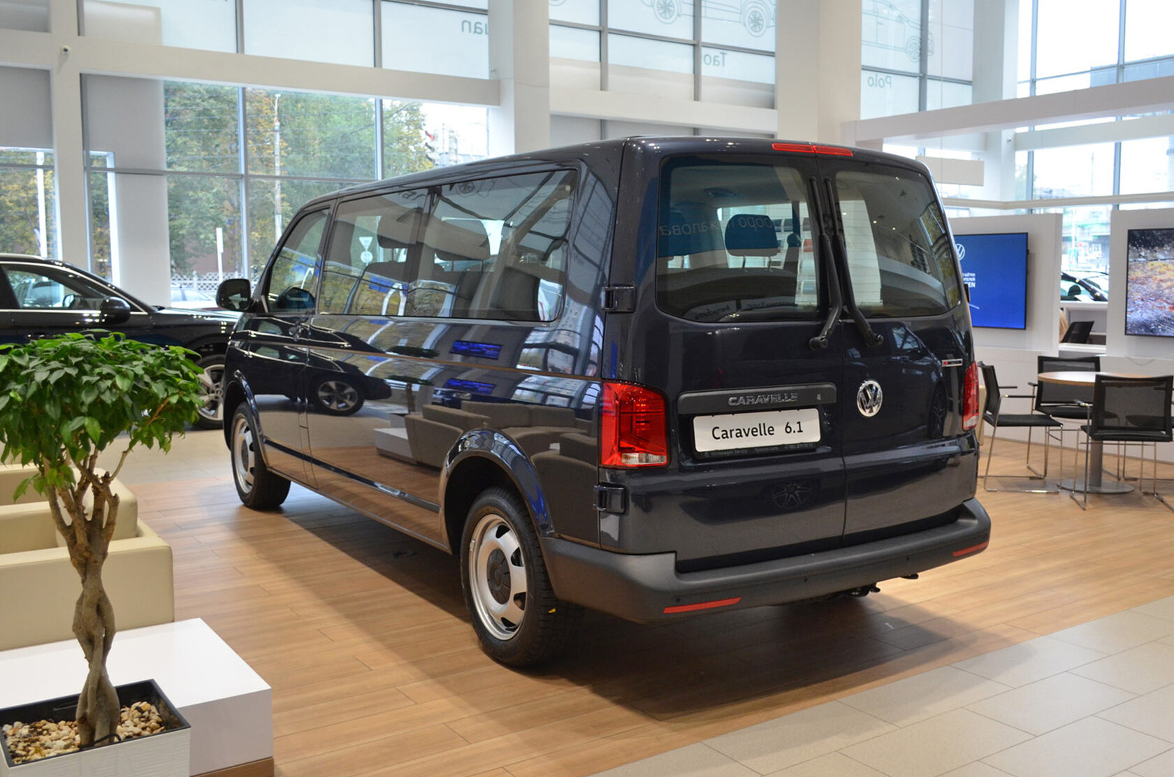 Volkswagen Caravelle t6 серый Indium металлик