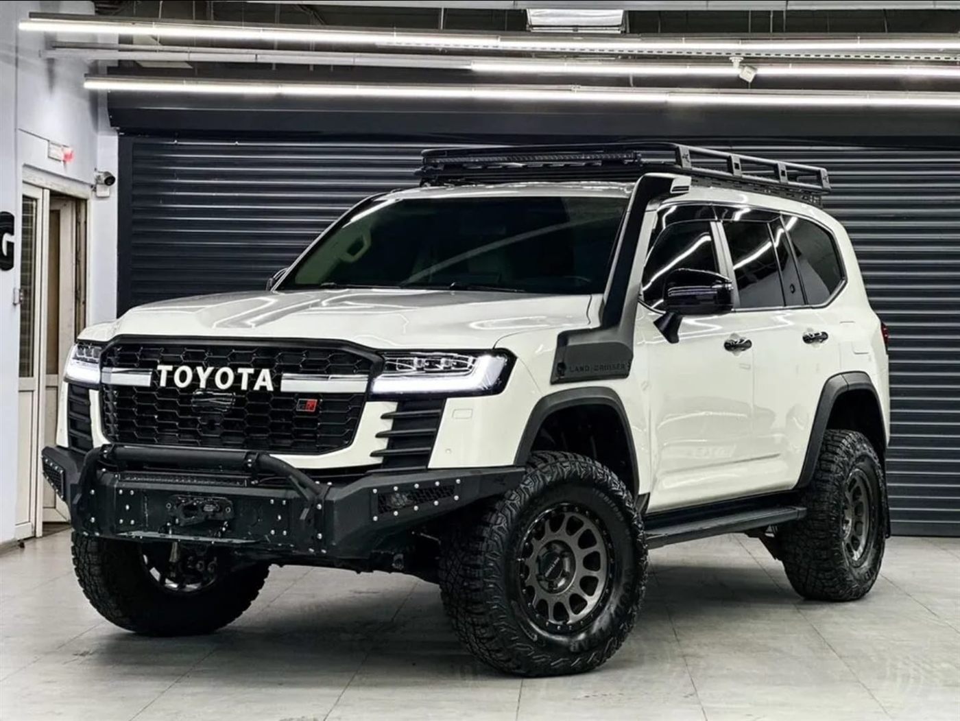 Toyota Land Cruiser 300