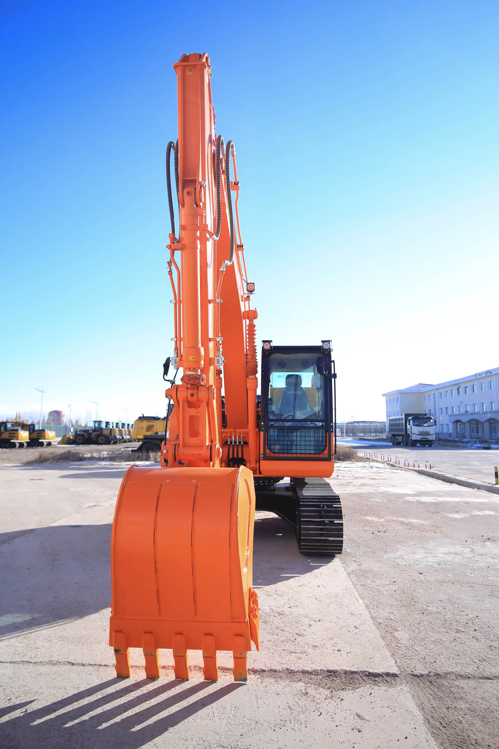 Гусеничный экскаватор LONKING CDM 6135