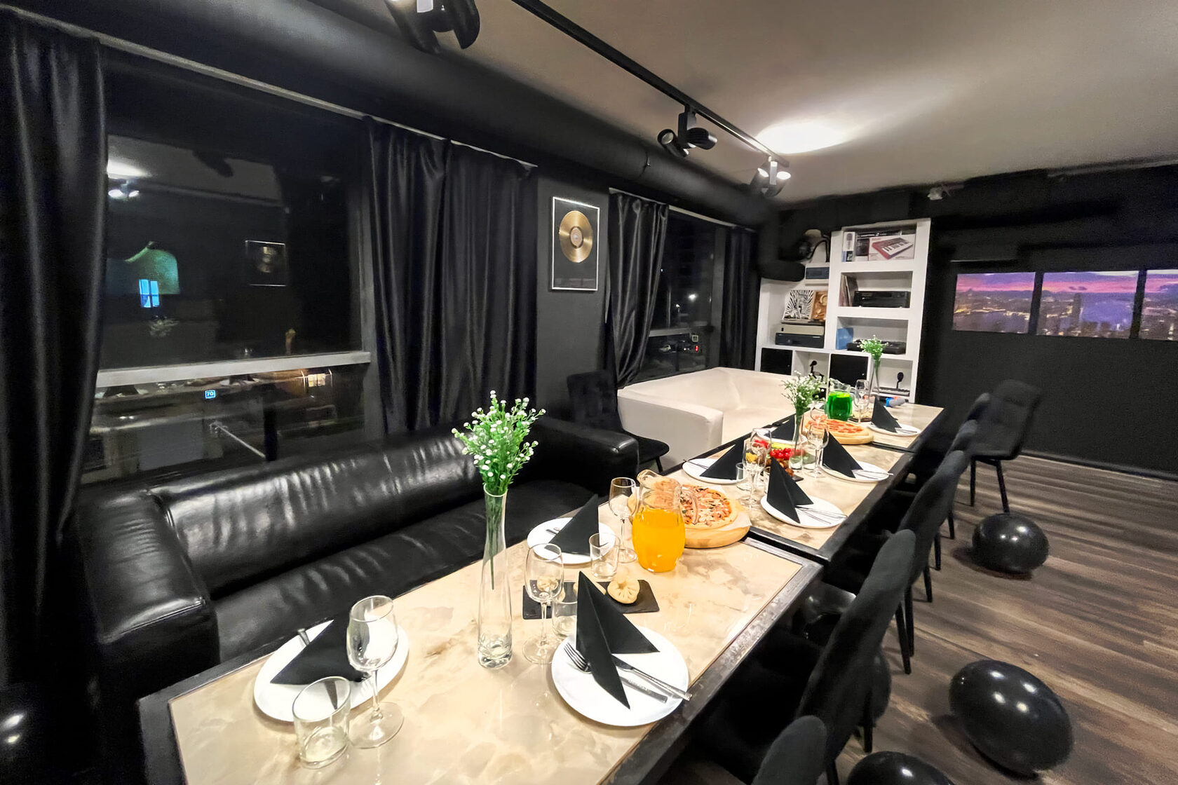 Лофт для вечеринки. Лофт центр б69. Лофт центр б69. Б69 лофт центр. Лофт 69 мокшино.