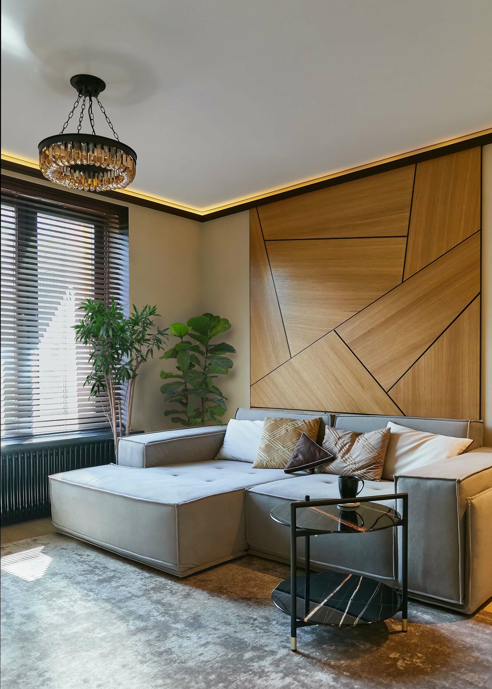 Проспект Мира - Дизайн интерьера спальня, диван, столик, люстра