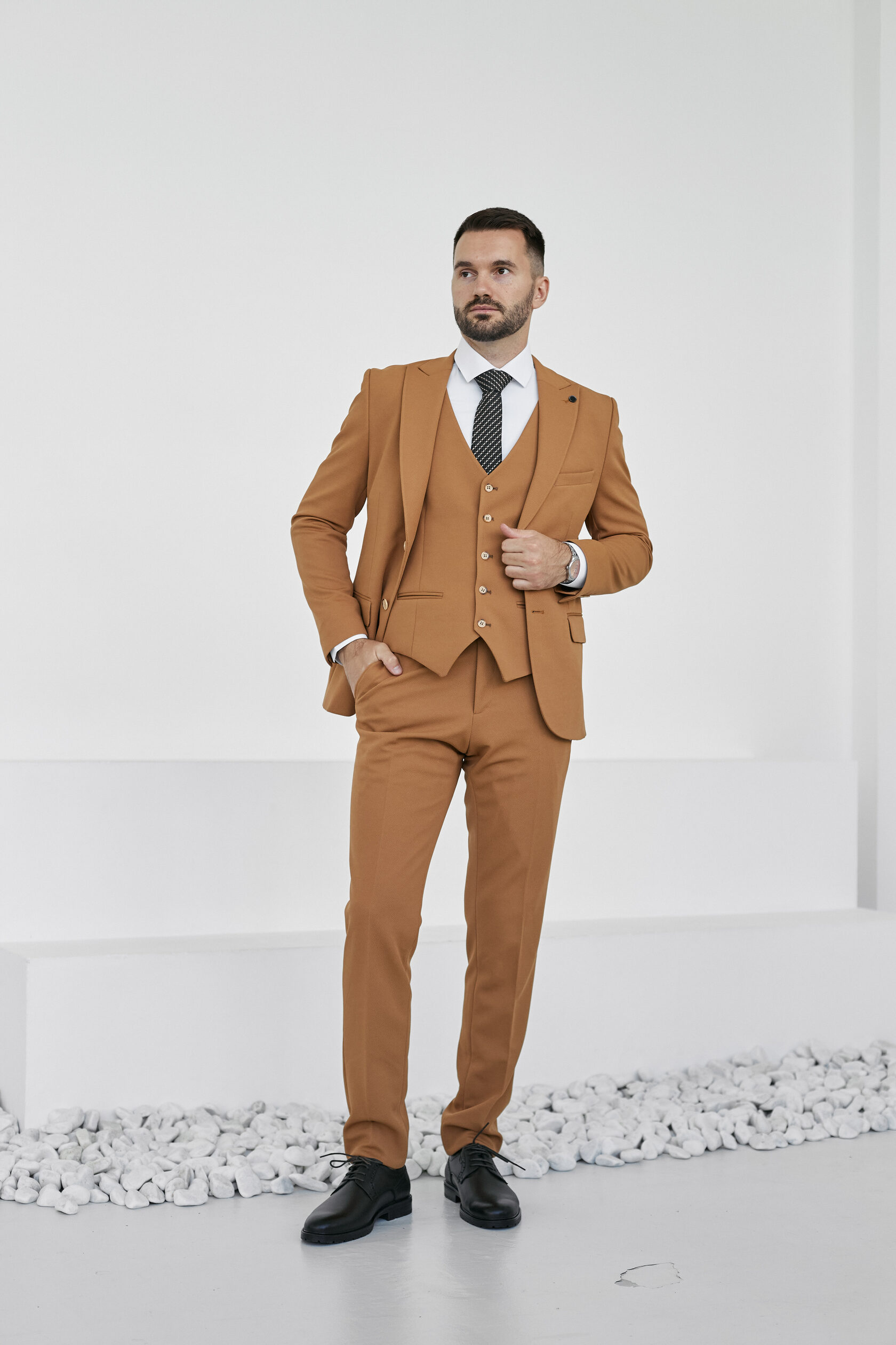 Костюм-тройка