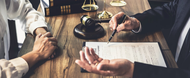 corporate legal counsel advising business owners on legal strategy