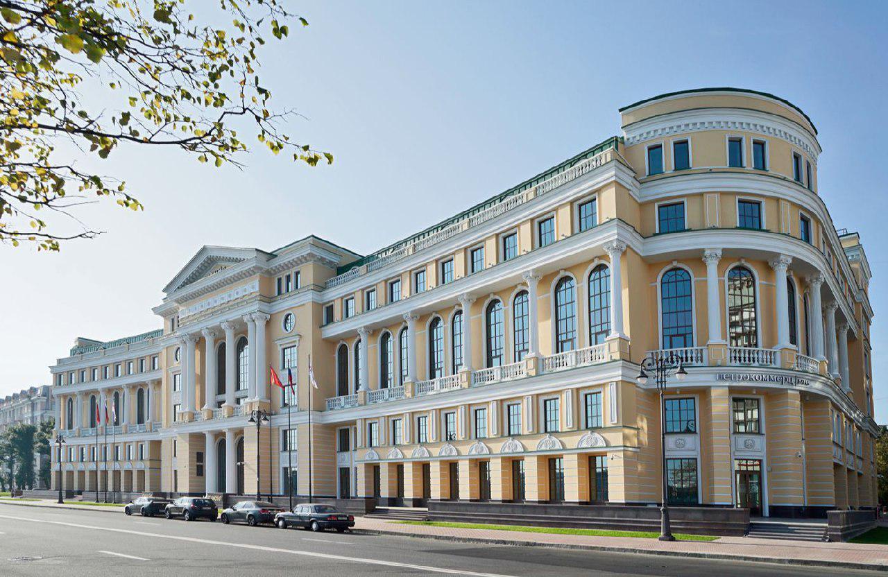 Город офис санкт петербург. Лукойл Аптекарская набережная. БЦ Лукойл Аптекарская наб 8. Бизнес центр Лукойл Санкт Петербург. Офис Лукойла в Санкт-Петербурге Аптекарская наб.