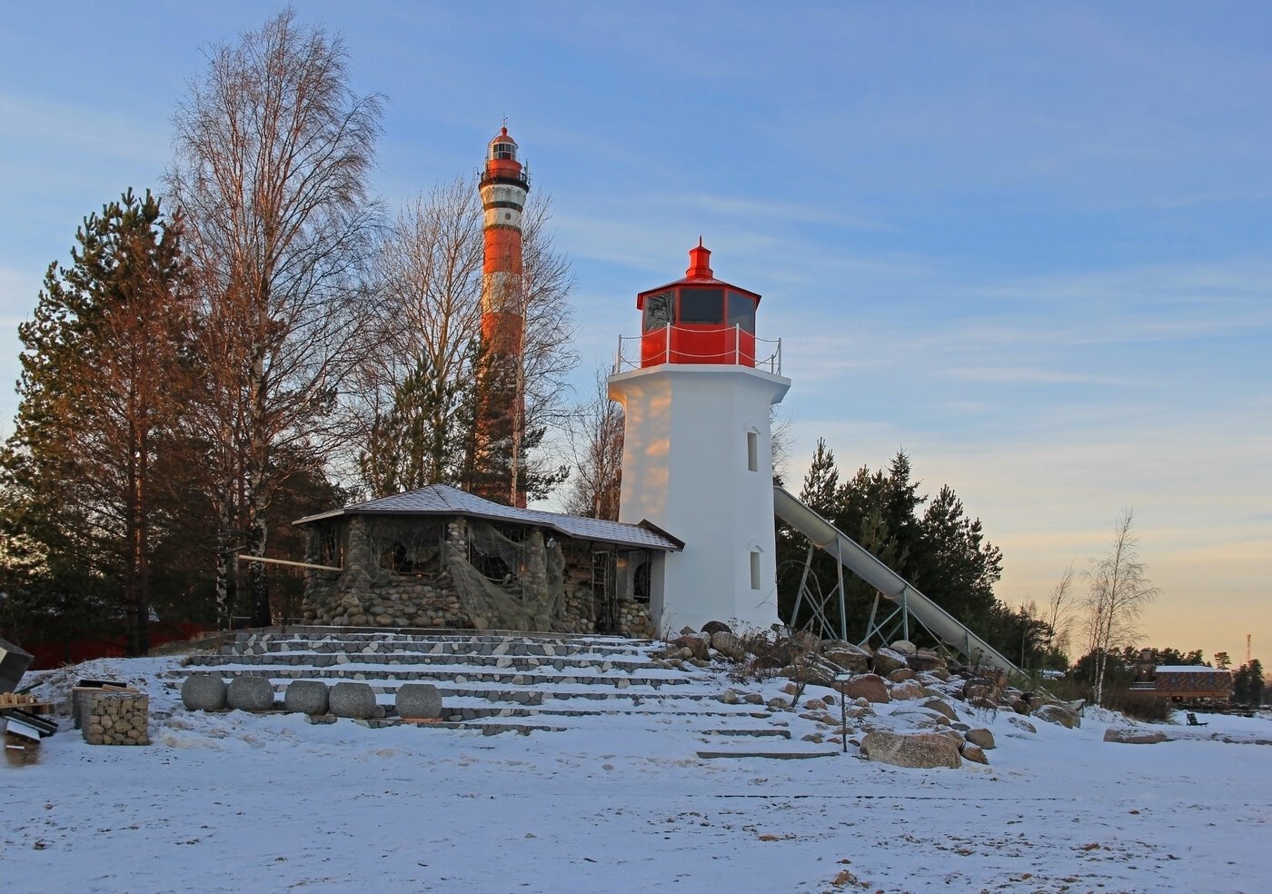 Осиновецкий Маяк на Ладожском озере. Осиновецкий Маяк Маяк. Осиновецкий Маяк дорога жизни. Мыс Осиновец Ладожское озеро