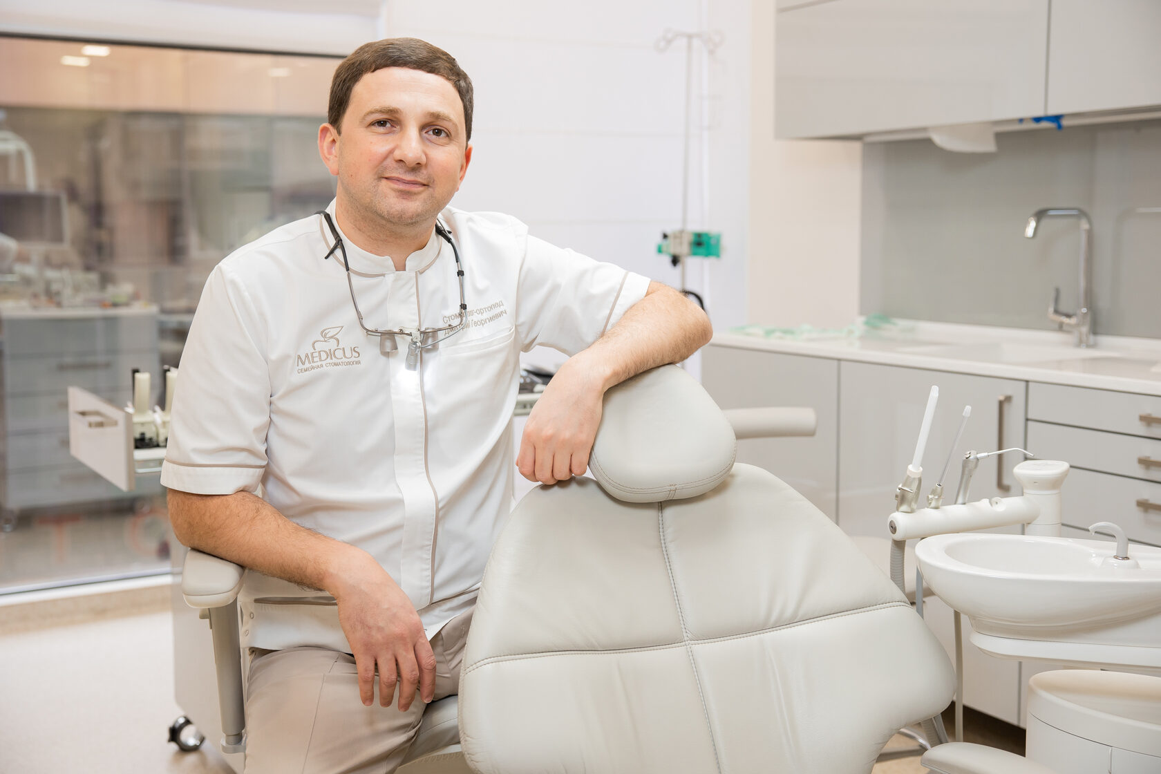 Начарьян Дмитрий Георгиевич — стоматолог-ортопед, гнатолог MEDICUS