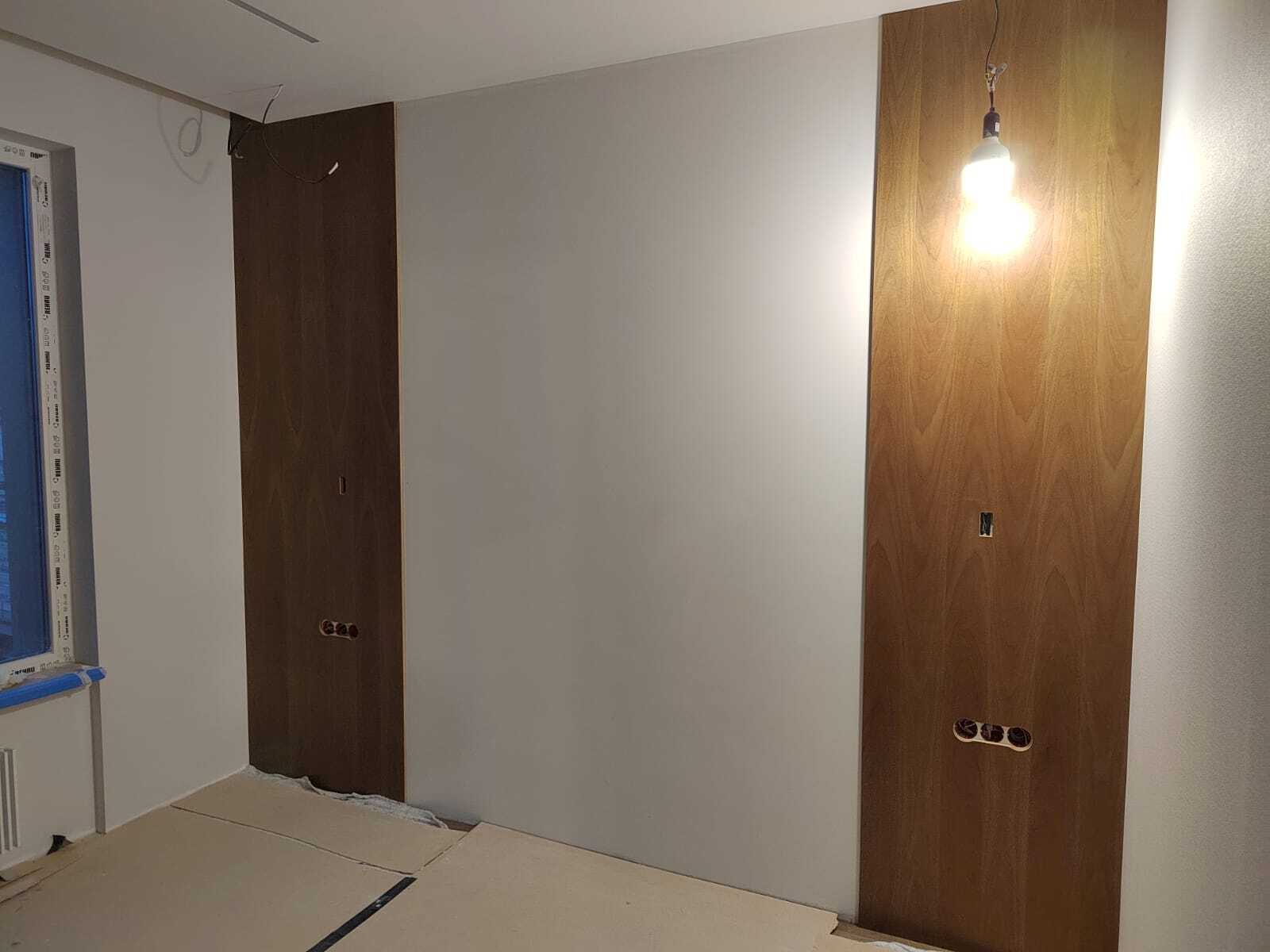 Варианты укладки стеновых панелей из МДФ в шпоне американский орех в интимном интерьере