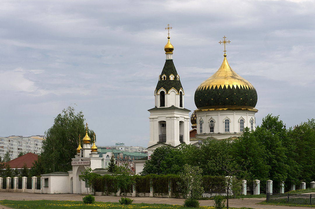 Храм космы и дамиана набережные челны. Челны Орловская Церковь. Церкви Косьмы Набережные Челны. Храм Орловка Челны.