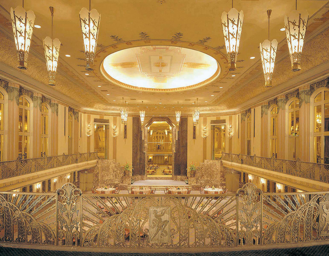 Отель Netherland Plaza