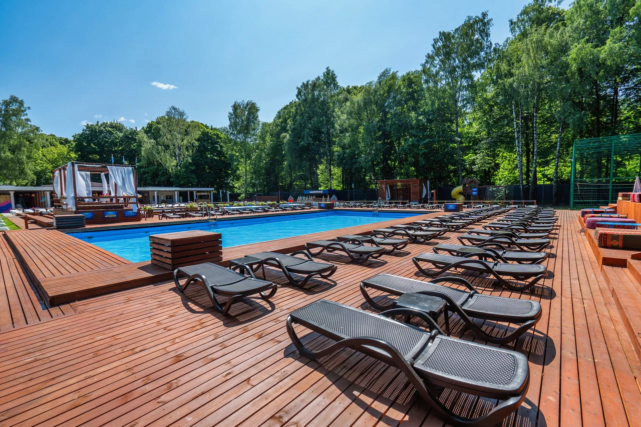 The bassein митьковский пр. The bassein митьковский пр. Москва митьковский проезд 1 стр 1 the bassein. Открытый бассейн в сокольниках. The bassein митьковский пр.