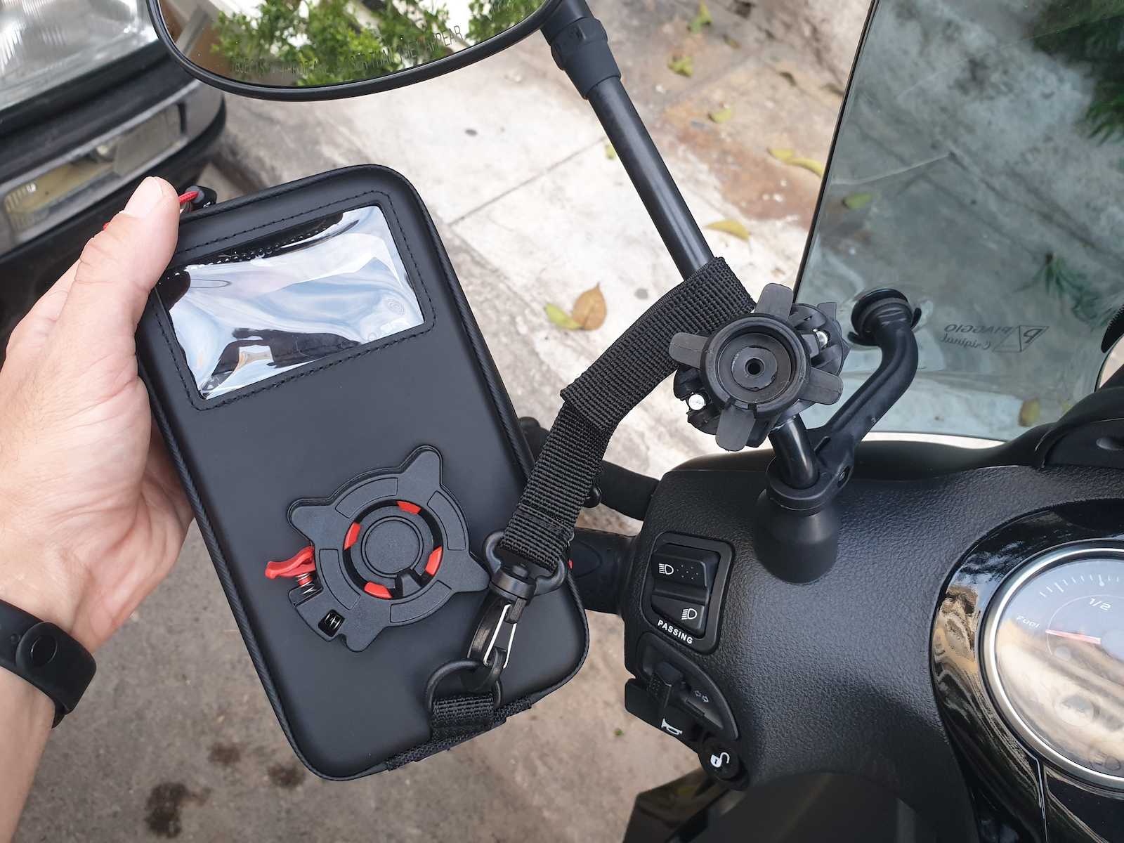 GIVI S958B — cтраховочный ремень для чехла