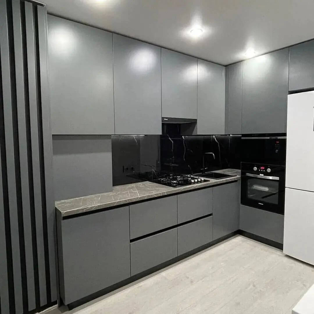 Кухня на заказ в Москве серая 