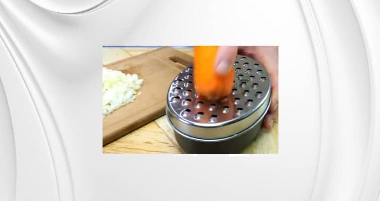 Приготовление минтая с овощами и сметаной в духовке: шаг 3