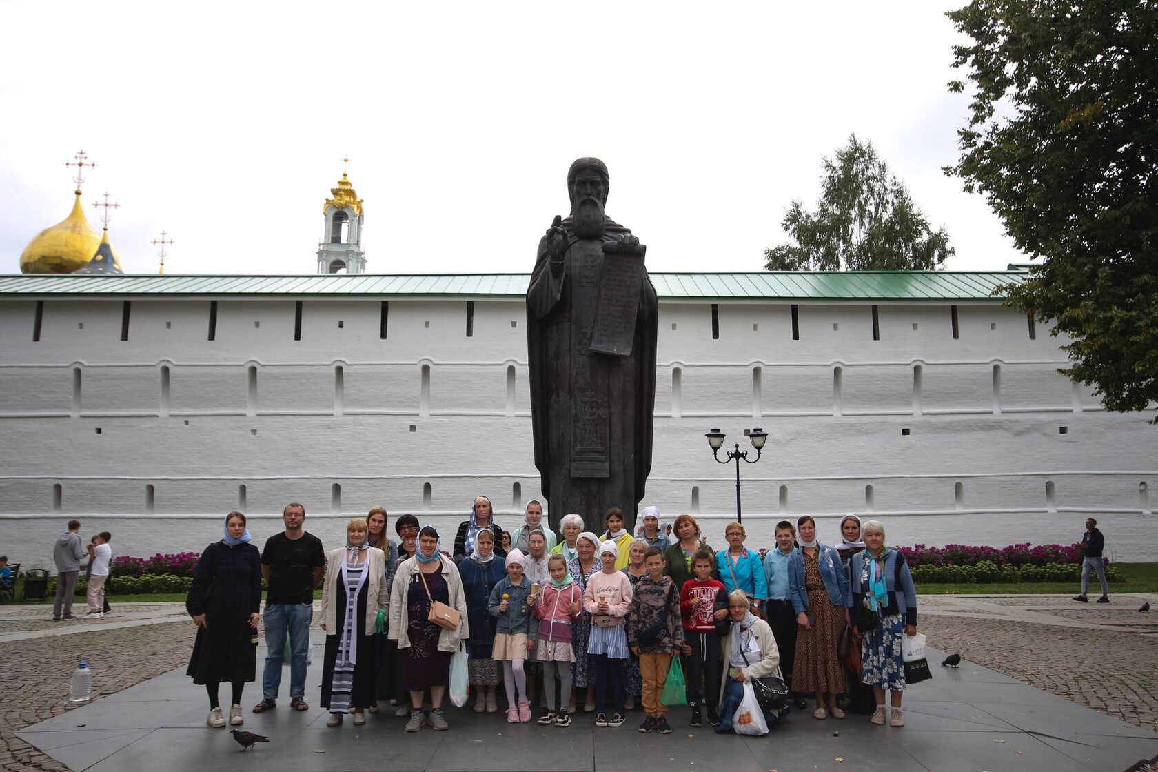 Православная компания паломник ул докукина. Паломники идущие из Москвы в Троице-Сергиеву Лавру.