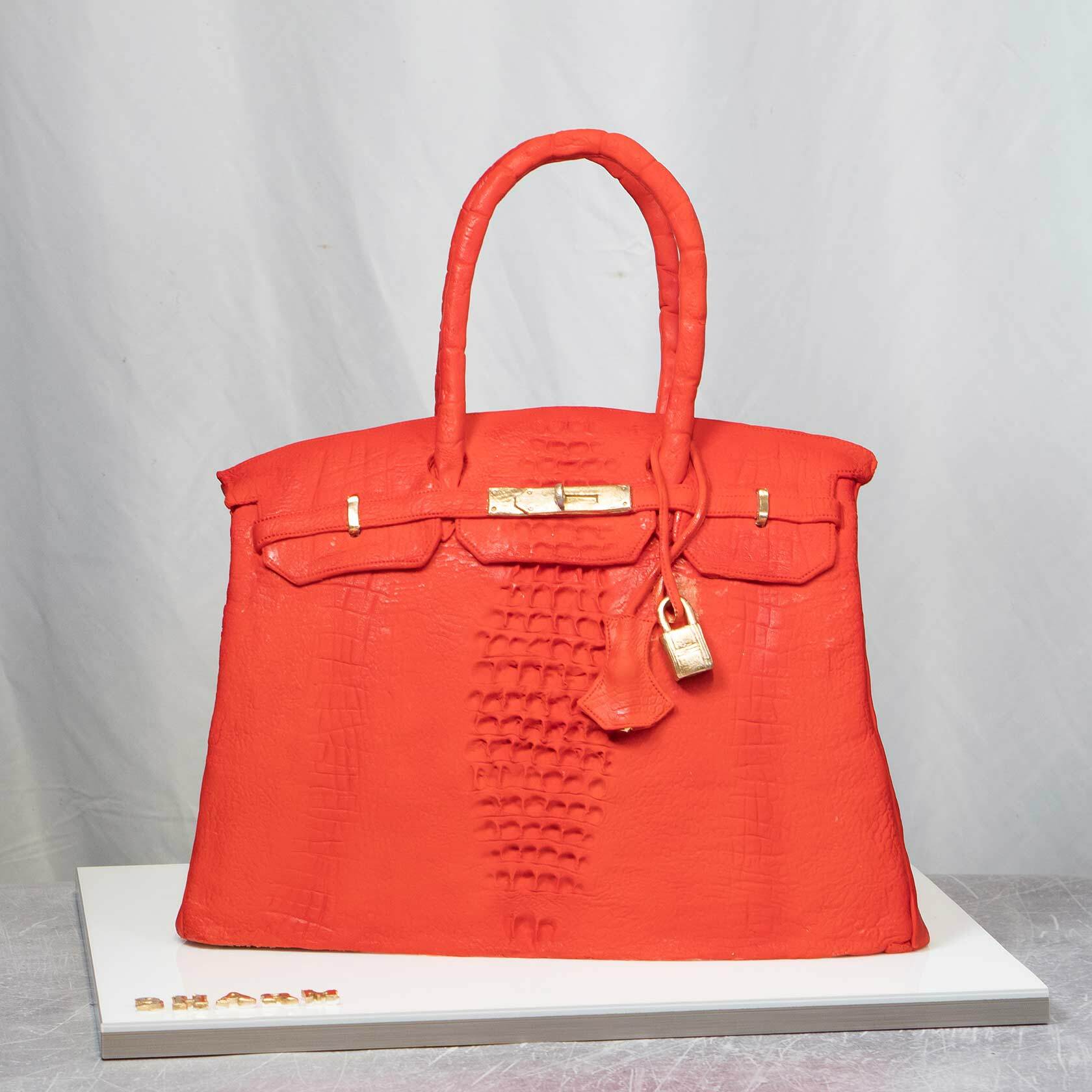 HOW MUCH DO YOU THINK THIS BAG CAKE COSTS? 🤔🤔🤔 #Hermes #Bag #Cake #