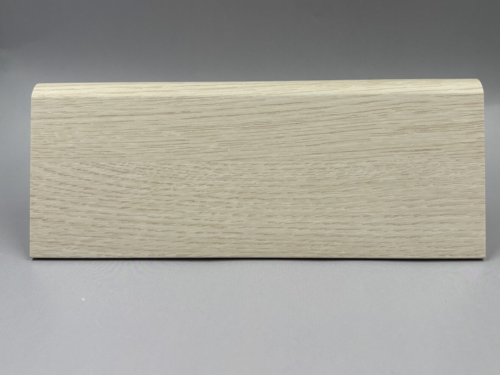 Плинтус МДФ под дерево, под дуб для ламината и паркета в Санкт-Петербурге (СПб)