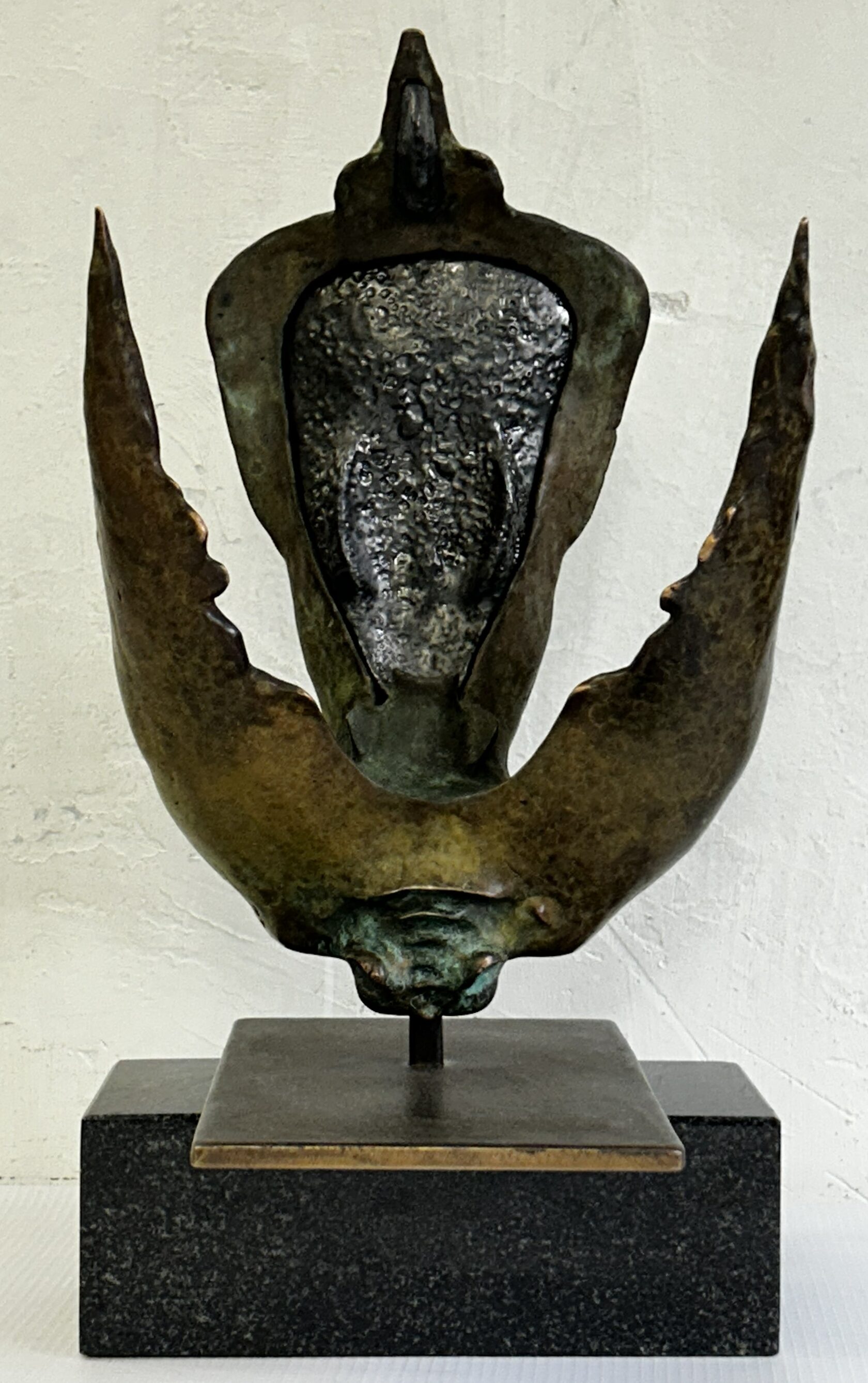 Скульптура Леонида Погребного Связь