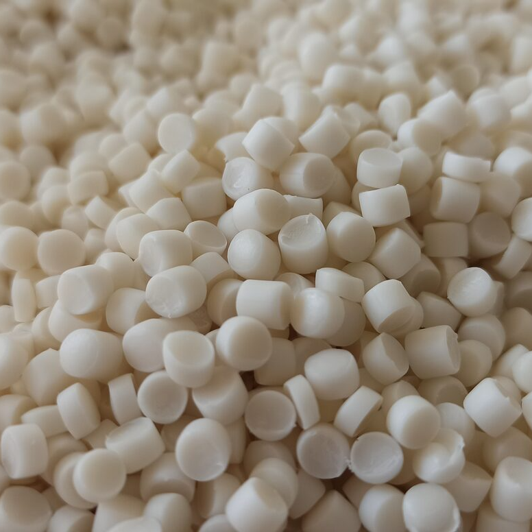 Горсть пластиката ИТ-105 белого цвета