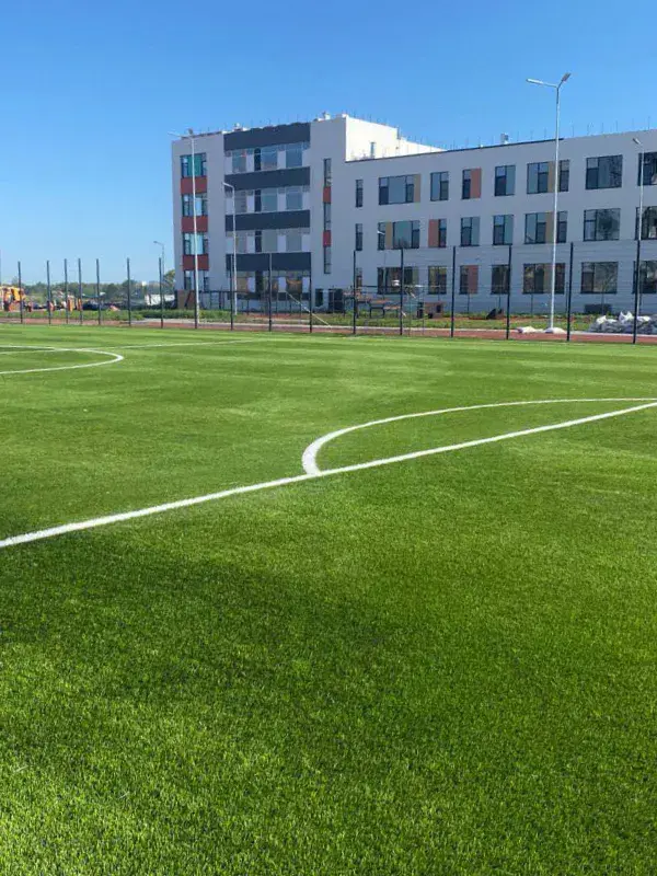 укладка искусственного газона