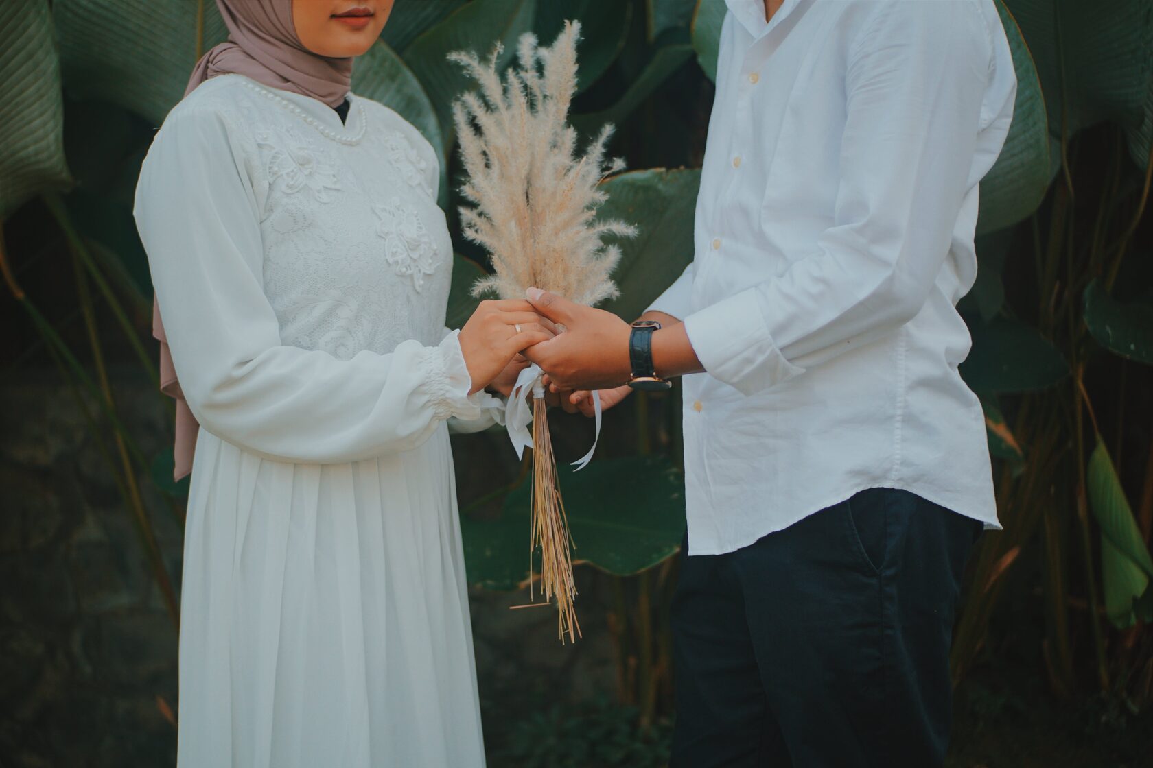 is indonesia a muslim country, indonesian racist reddit, why indonesia moving from muslim to buddist, indonesia religion percentage, indonesia religion