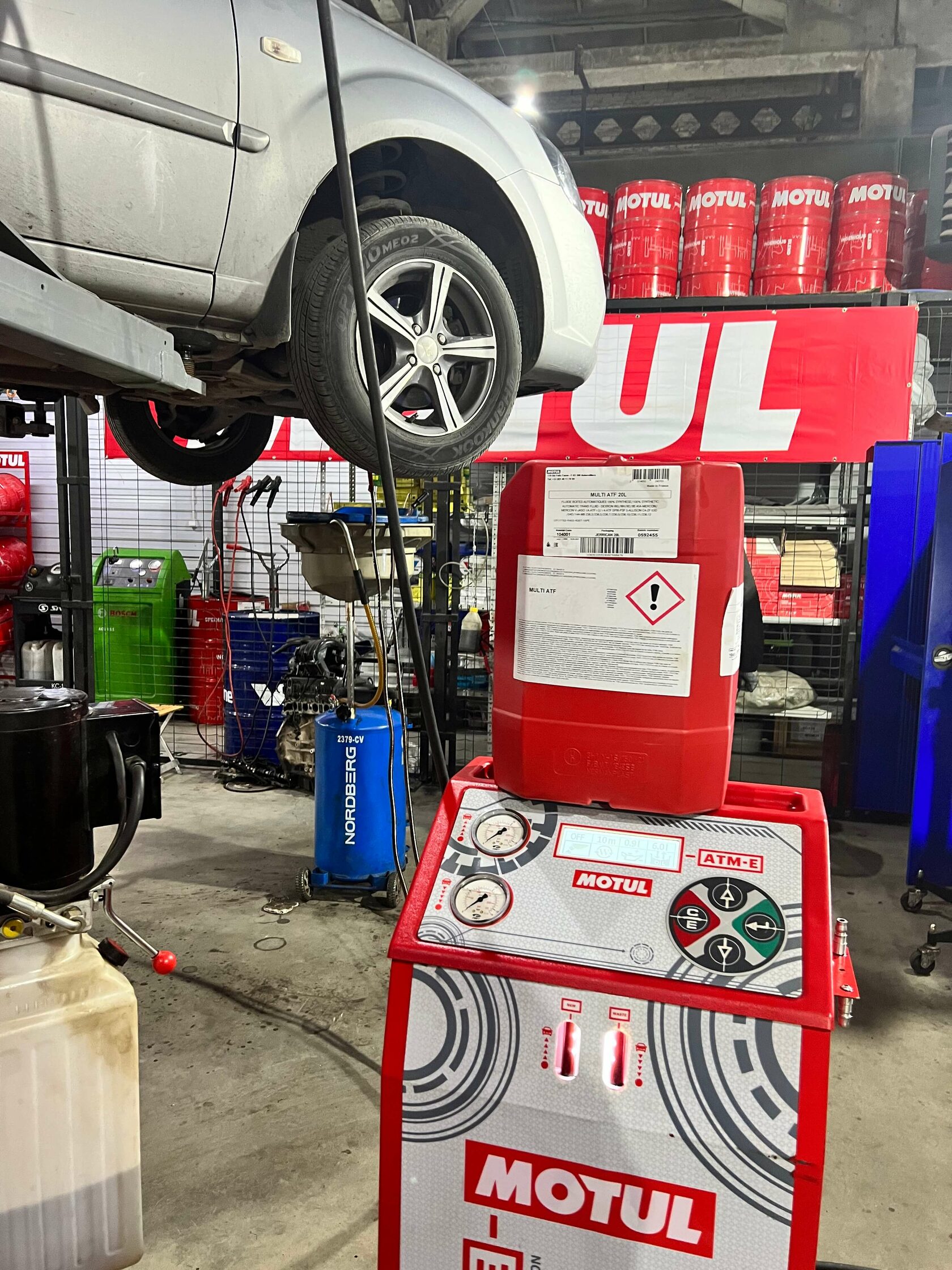 Замена масла акпп мотюль. Автосервис Motul. Аппаратная замена масла в АКПП. Motul DSG.