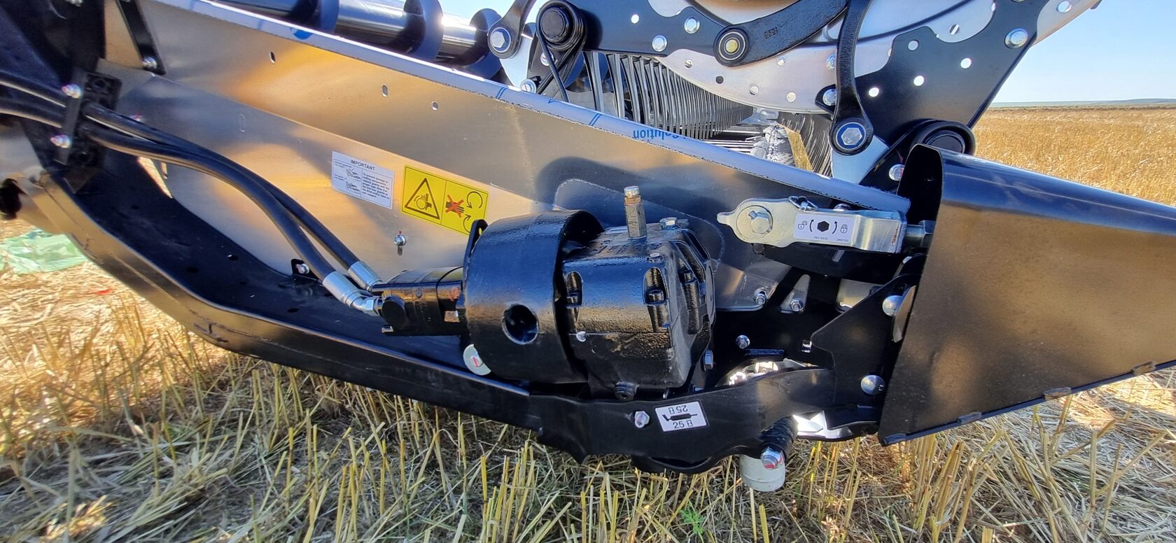 Уборка пшеницы комбайном Case IH 6140 с жаткой MacDon FD235