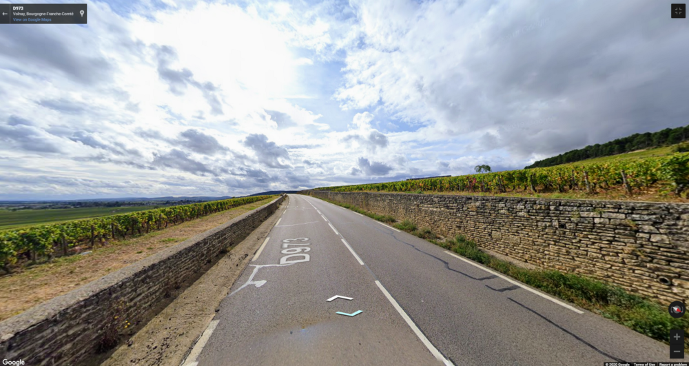 D973 offers spectacular views over the vignoble. Clos des Chênes (right/above) Caillerets (left/below)