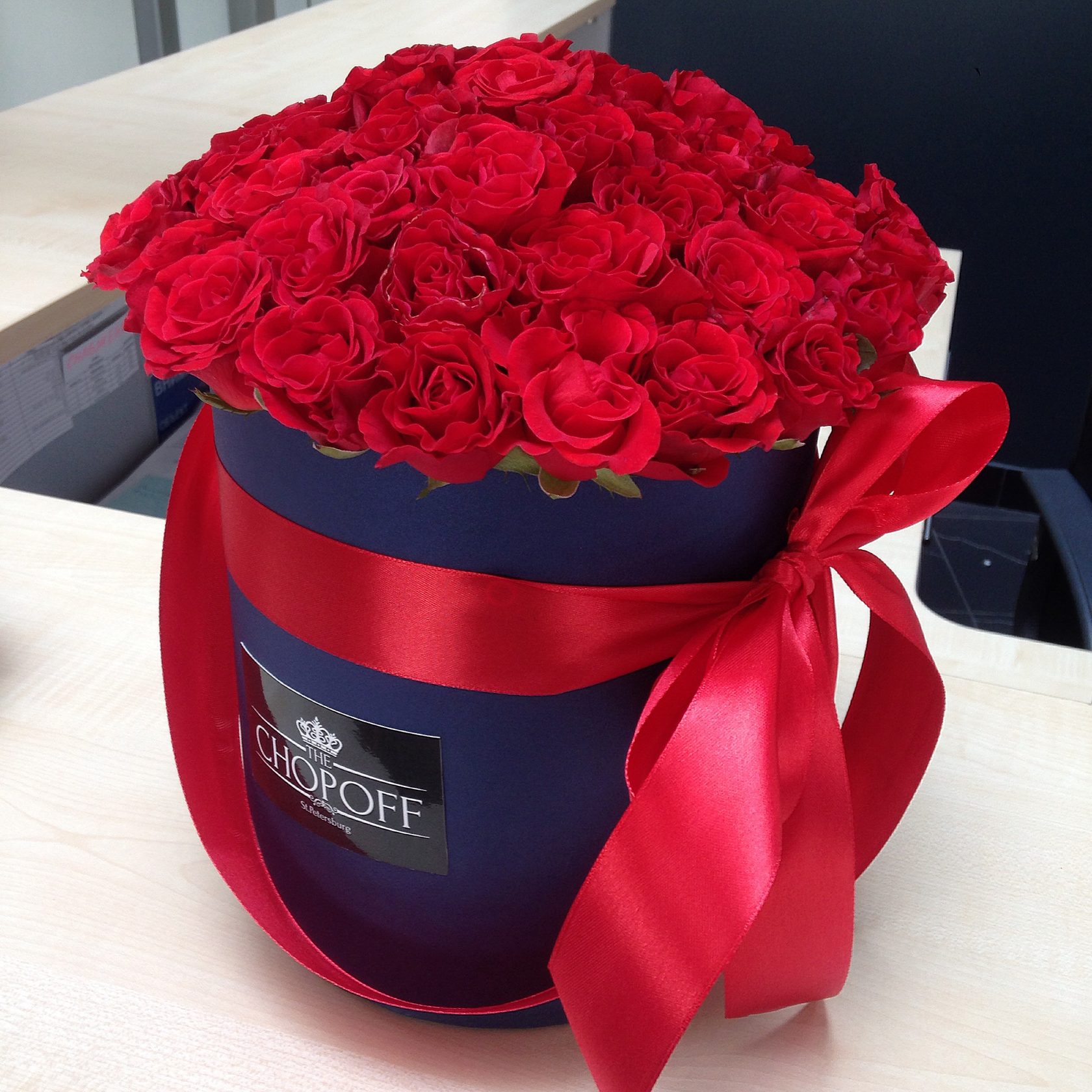 Шляпная коробка в Красном цвете