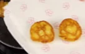 Приготовление оладий с тыквой на кефире: шаг 12