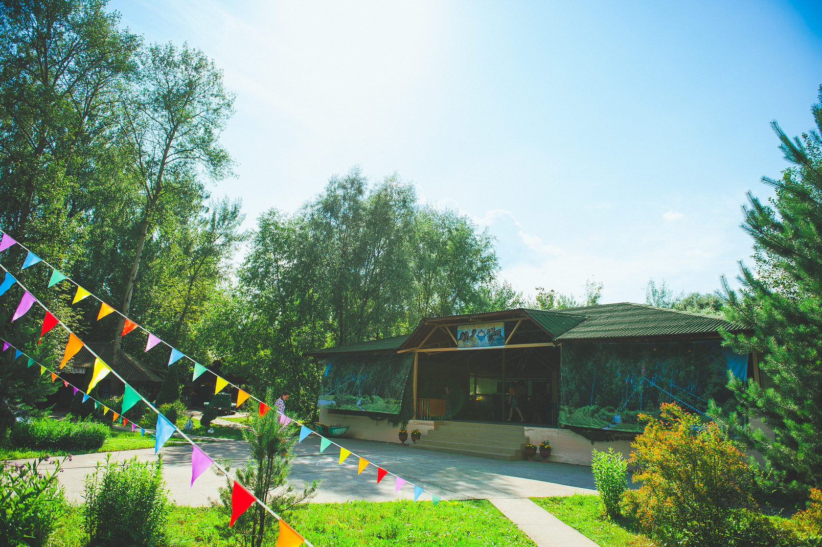 Лагерь чайка новая цивилизация. Новая чайка шале. Biofa 2043. Детский палаточный лагерь чайка московская область фото. Новая чайка москва.