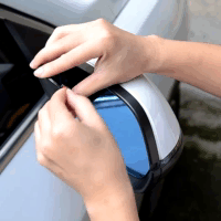 Легкая установка козырьков на зеркала автомобиля