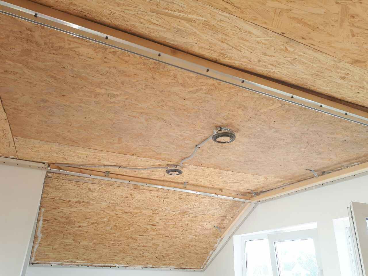 Как отремонтировать натяжной потолок? « НебоЛЮКС Блог