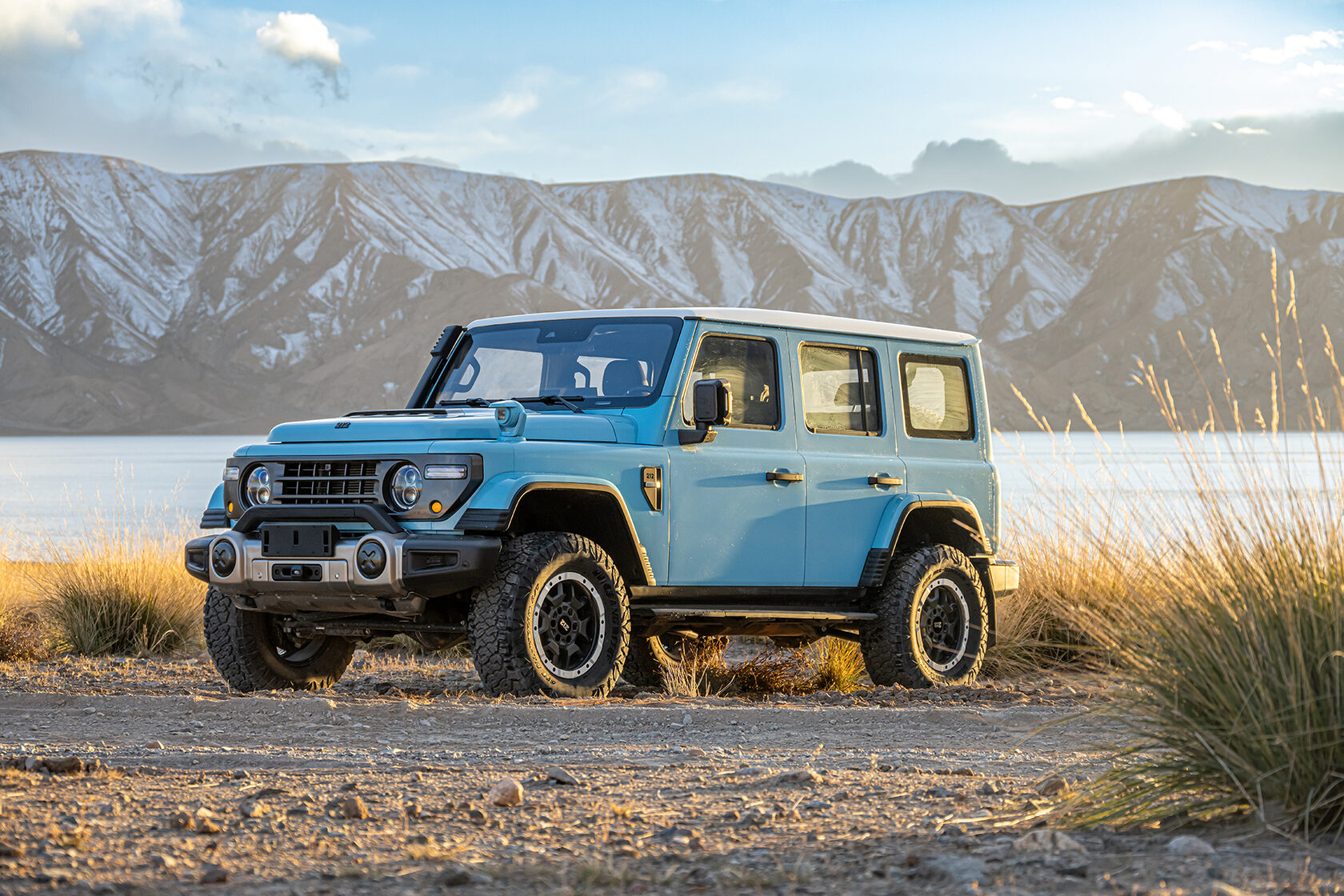 212 T01 Changfeng на открытой местности у гор и воды