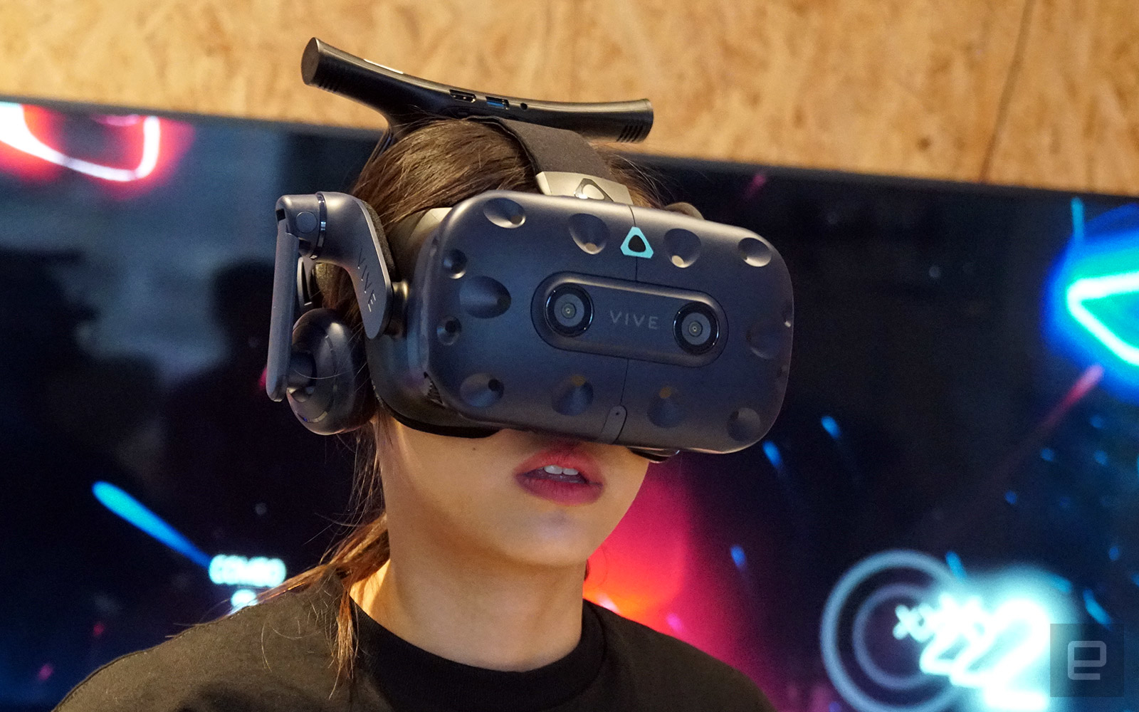 Друзей виар. VR очки Vive Pro. VR шлем 360max. VR шлем Vive. HTC Vive Pro беспроводной.