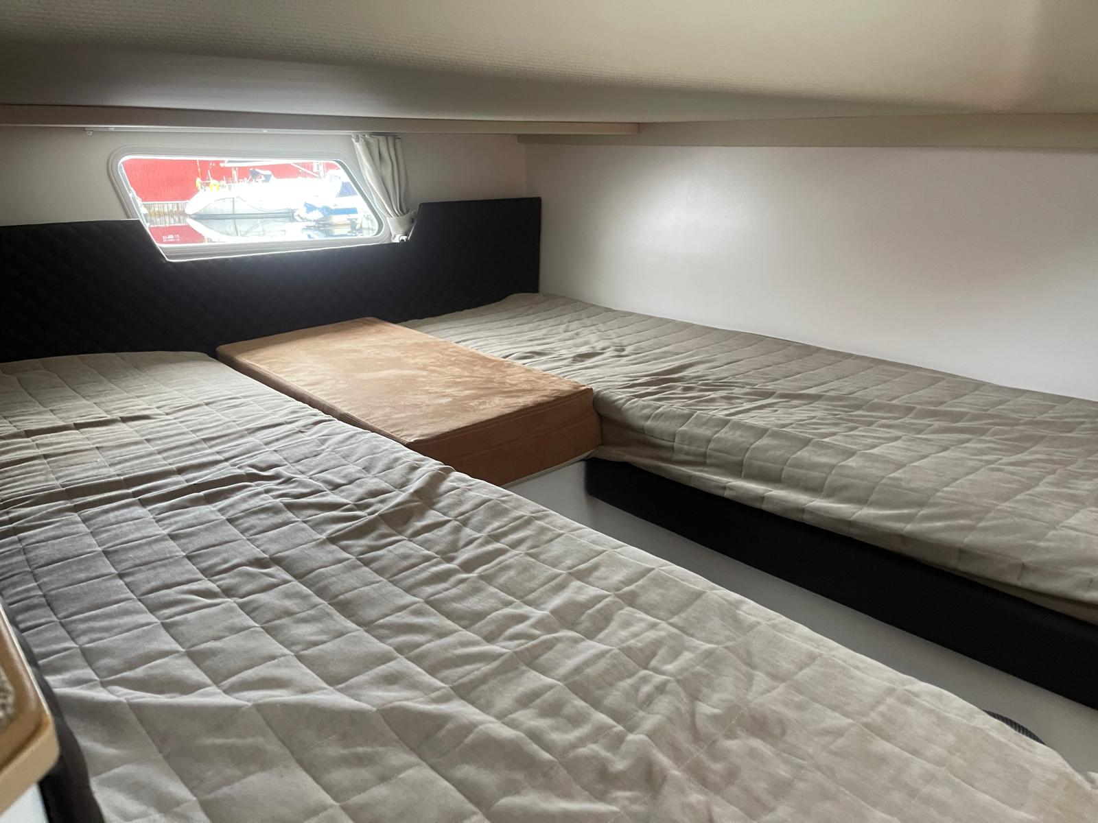 Nord Star 33+ шкафы и система хранения в носовой каюте