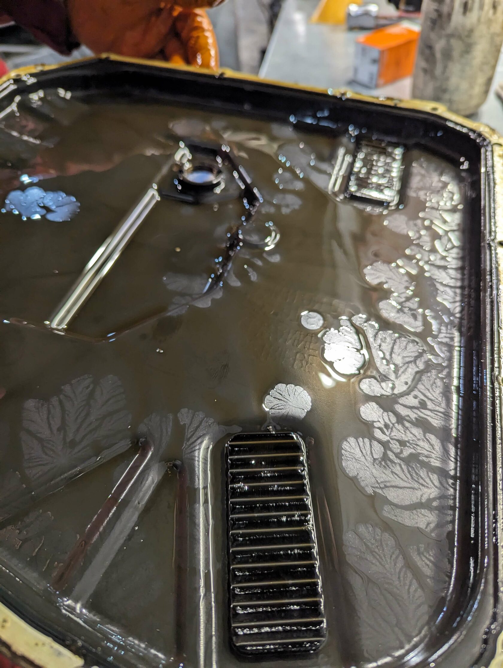 Состояние магнитов в поддоне Audi