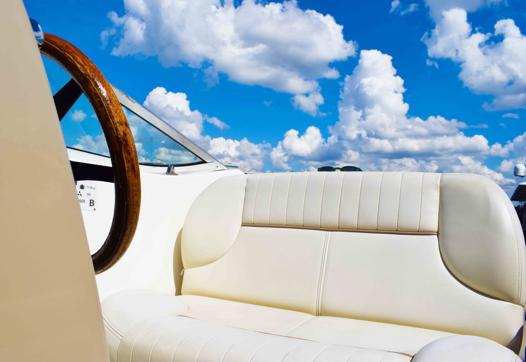 Катер Chaparral - вид 5