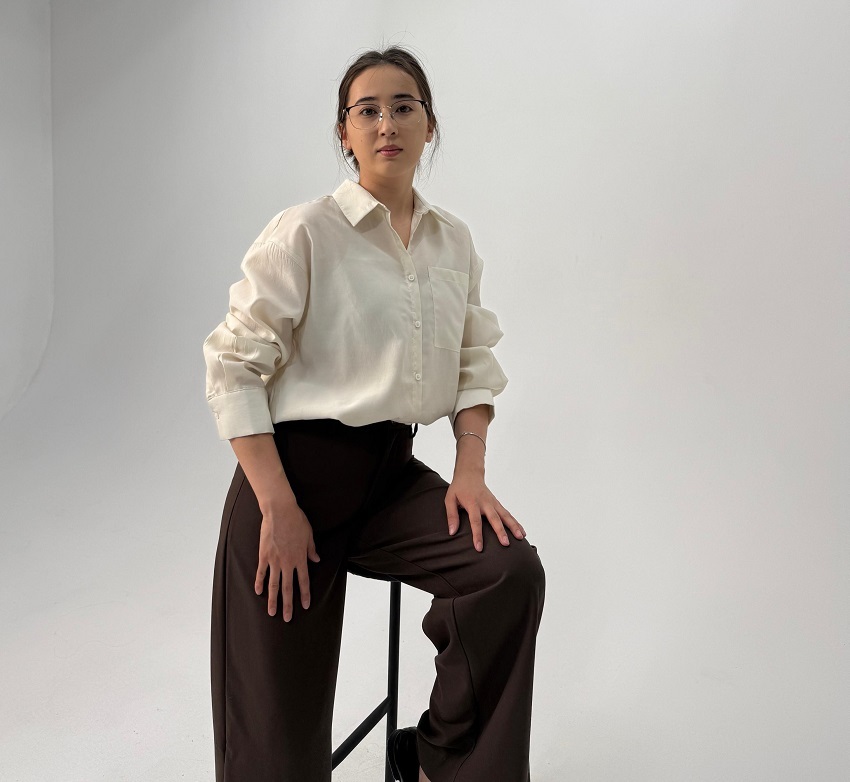 Қынаптағы үлкен порнографиялық заттар Көйлектегі секс, сперматозоидтар кискадан шығады